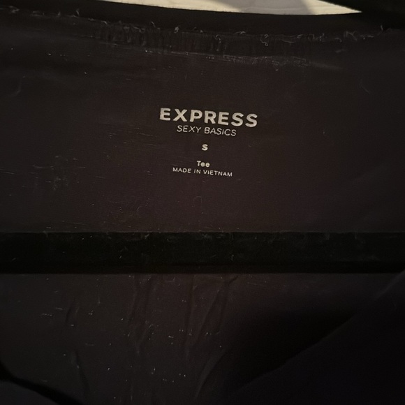 Sexy basics tee - Picture 2 of 4